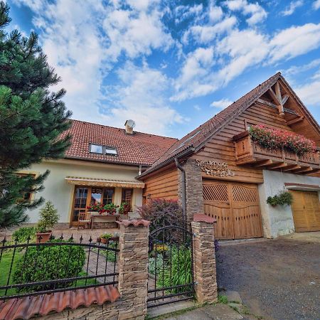 Penzion Sina Pavčina Lehota Extérieur photo